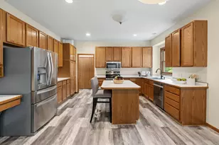 547 Abbey Way, Mendota Heights, MN 55120 - Photo 21
