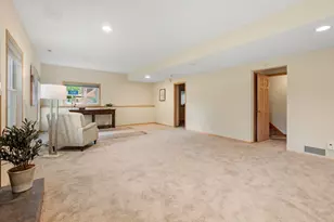547 Abbey Way, Mendota Heights, MN 55120 - Photo 47