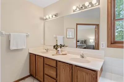 547 Abbey Way, Mendota Heights, MN 55120 - Photo 35