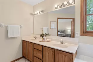 547 Abbey Way, Mendota Heights, MN 55120 - Photo 35