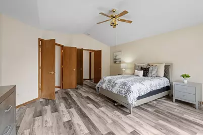 547 Abbey Way, Mendota Heights, MN 55120 - Photo 33