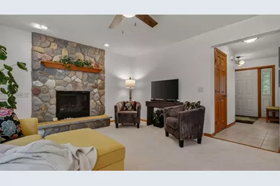 1224 Red Maple Ridge, Eau Claire, WI 54703 - Photo 3