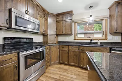 2844 Hickory Street N, Fargo, ND 58102 - Photo 9