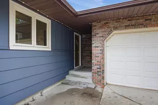 2844 Hickory St N, Fargo, ND 58102 - Photo 3