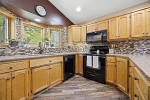 1709 33 1/2 Street S, Moorhead, MN 56560 - Photo 9
