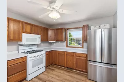 950 Oak Court, Waconia, MN 55387 - Photo 5