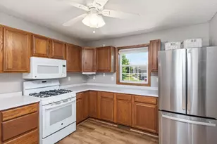 950 Oak Ct, Waconia, MN 55387 - Photo 5