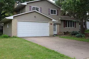 1081 Cedarwood Dr, Woodbury, MN 55125 - Photo 1
