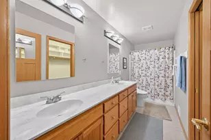 5026 Grenadier Ave N, Oakdale, MN 55128 - Photo 23