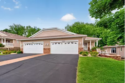 5026 Grenadier Avenue N, Oakdale, MN 55128 - Photo 3