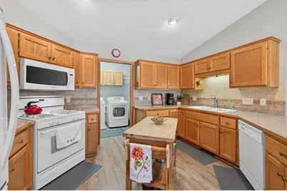 5026 Grenadier Avenue N, Oakdale, MN 55128 - Photo 15