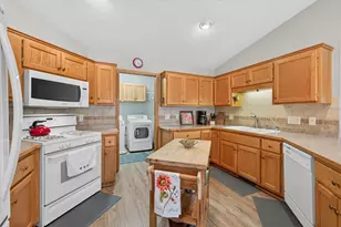 5026 Grenadier Ave N, Oakdale, MN 55128 - Photo 15