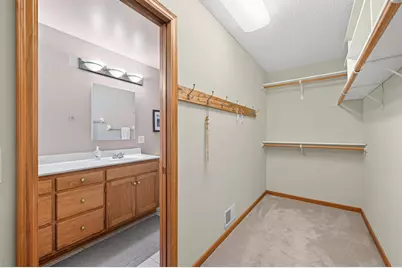 5026 Grenadier Avenue N, Oakdale, MN 55128 - Photo 25
