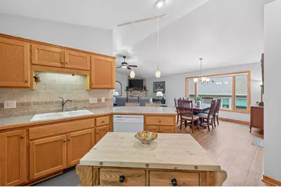 5026 Grenadier Avenue N, Oakdale, MN 55128 - Photo 17