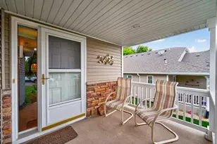 5026 Grenadier Ave N, Oakdale, MN 55128 - Photo 5