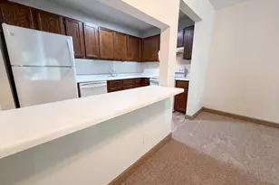 10511 Cedar Lake Rd, Hopkins, MN 55305 - Photo 5