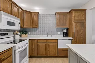 10540 43rd Ave N, Plymouth, MN 55442 - Photo 11