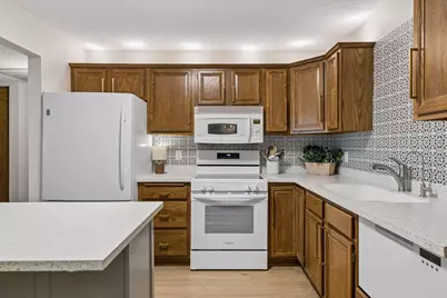 10540 43rd Avenue N #111, Plymouth, MN 55442 - Photo 9