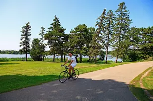 2803 E 38th St, Minneapolis, MN 55406 - Photo 27