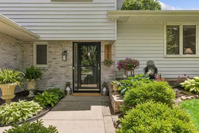 6265 Oakwood Road, Woodbury, MN 55125 - Photo 3