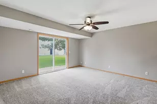 1559 Dublin Ct, Shakopee, MN 55379 - Photo 5