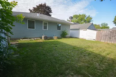 1013 9th Street NE, Rochester, MN 55906 - Photo 3