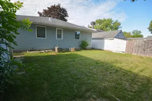 1013 9th St NE, Rochester, MN 55906 - Photo 3