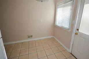 1013 9th St NE, Rochester, MN 55906 - Photo 7