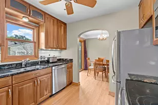 2081 Jefferson Ave, Saint Paul, MN 55105 - Photo 13