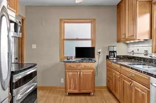 2081 Jefferson Ave, Saint Paul, MN 55105 - Photo 11