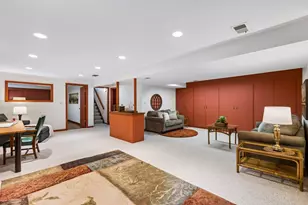 1086 Cedar View Dr, Minneapolis, MN 55405 - Photo 19