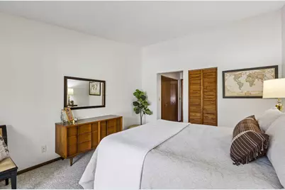 1086 Cedar View Drive, Minneapolis, MN 55405 - Photo 13