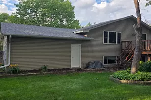 709 74th Ave N, Brooklyn Park, MN 55444 - Photo 3