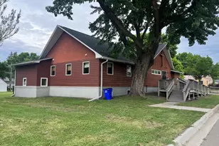 605 9th Ave, Clarkfield, MN 56223 - Photo 3