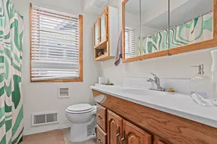 921 Weeks Ave SE, Minneapolis, MN 55414 - Photo 9