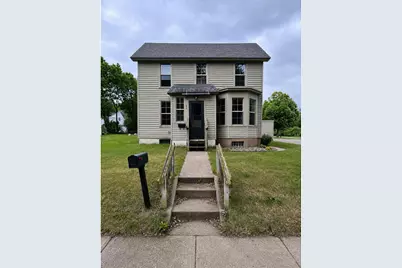 637 Lake Street, Eau Claire, WI 54703 - Photo 1