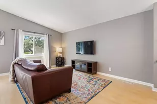 1053 Bridge St, Shoreview, MN 55126 - Photo 5