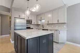 1053 Bridge St, Shoreview, MN 55126 - Photo 9