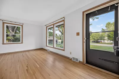 1220 Frisbie Avenue, Maplewood, MN 55109 - Photo 3