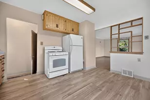 1220 Frisbie Ave, Maplewood, MN 55109 - Photo 9