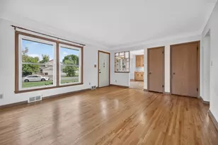 1220 Frisbie Ave, Maplewood, MN 55109 - Photo 5