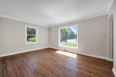 1051 Burke Avenue W, Roseville, MN 55113 - Photo 5