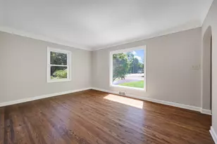 1051 Burke Ave W, Roseville, MN 55113 - Photo 5