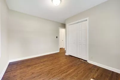 1051 Burke Avenue W, Roseville, MN 55113 - Photo 13