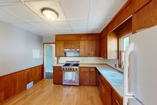 1051 Burke Ave W, Roseville, MN 55113 - Photo 5