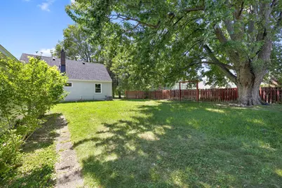 1051 Burke Avenue W, Roseville, MN 55113 - Photo 27