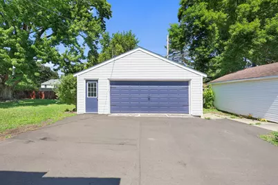 1051 Burke Avenue W, Roseville, MN 55113 - Photo 25