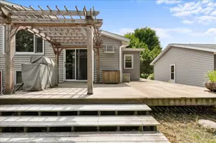 1041 River Dr, River Falls, WI 54022 - Photo 33