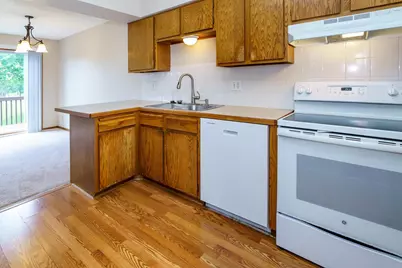 10375 Balsam Lane, Eden Prairie, MN 55347 - Photo 5
