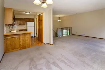 10375 Balsam Lane, Eden Prairie, MN 55347 - Photo 3